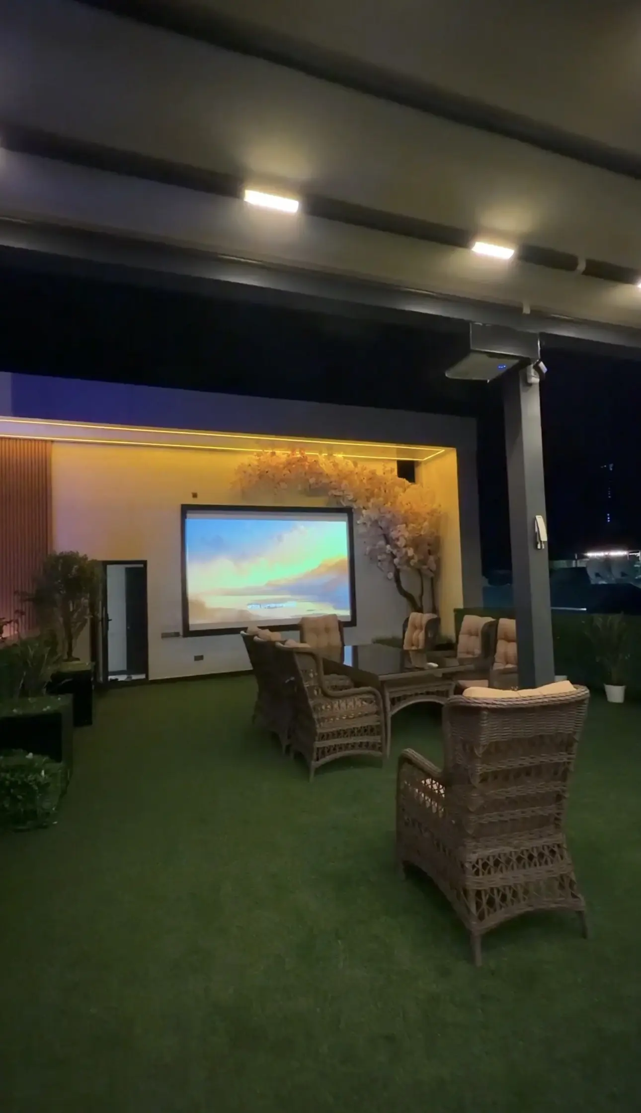 DACHA CHORVOQ (HILTON) Bochka