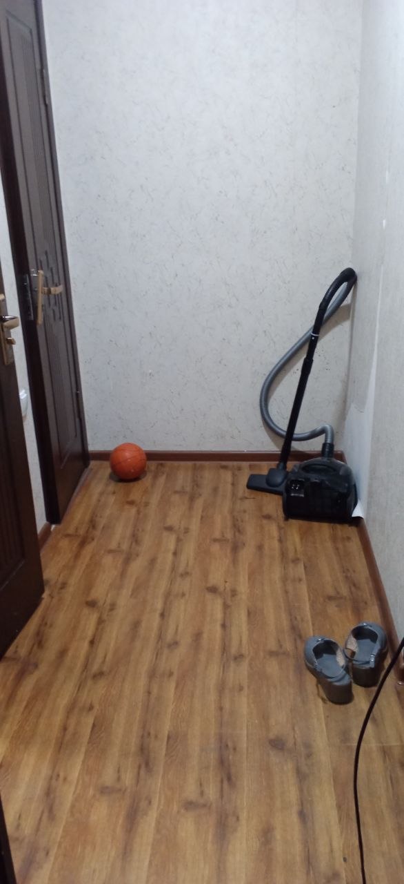 Turkiston Oldida Student bollarga kvartra 1*2xonalik 2 -etaj 7 kishigaca olishadi Hamma kerekli narsalar bor